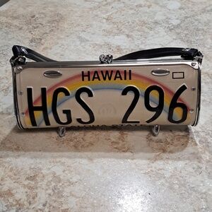 Little Earth Cream Clutch with Rainbow License Plate Graphic 12.5×6.5×3.5 EUC